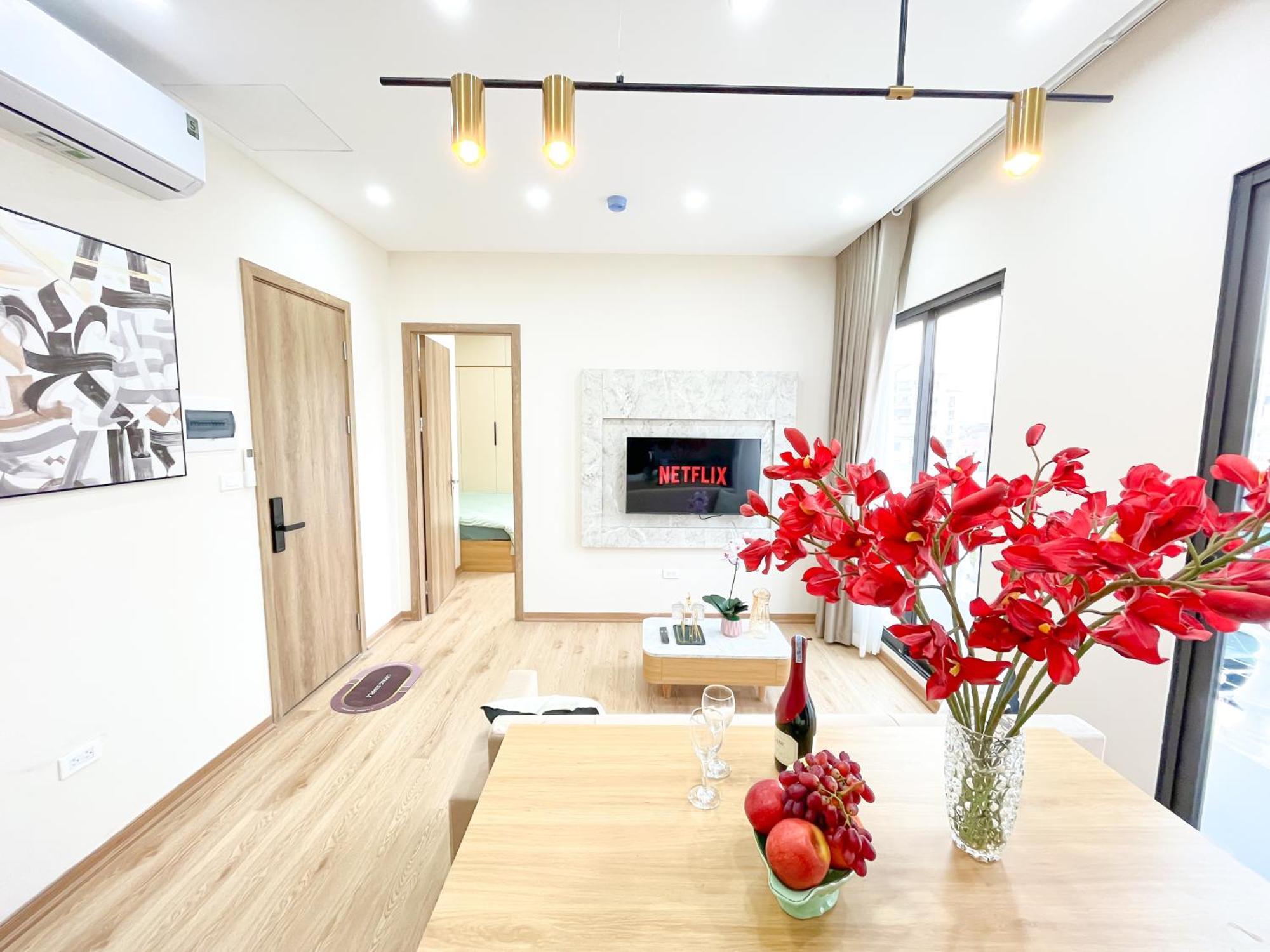 Amazing Housing Lac Long Quan Hanoi Exterior photo