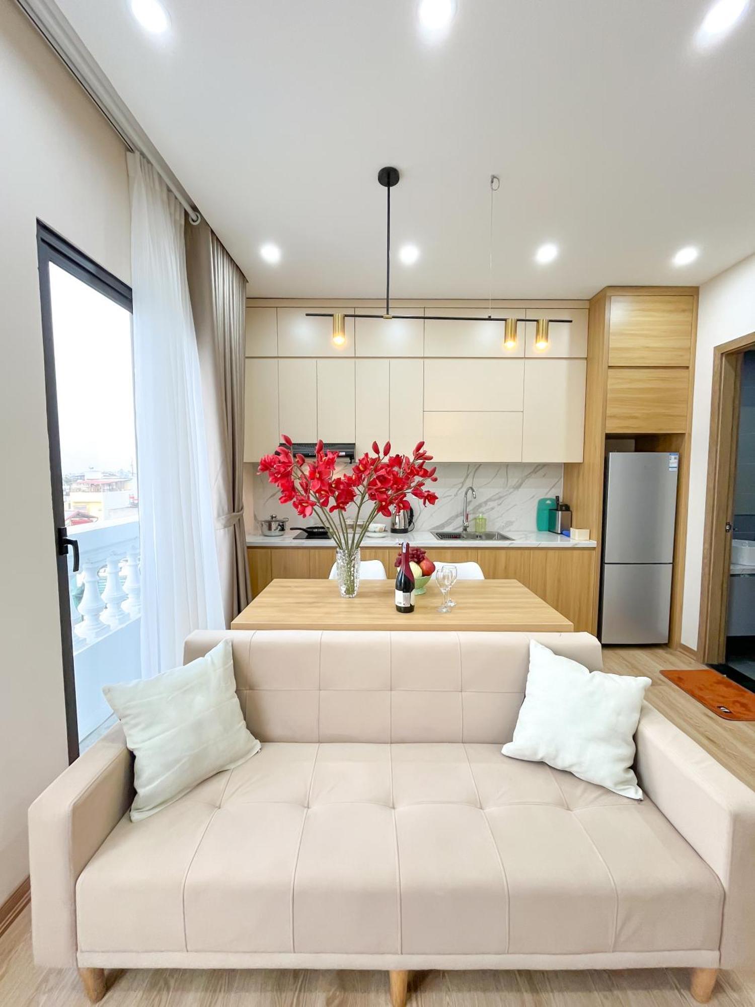 Amazing Housing Lac Long Quan Hanoi Exterior photo