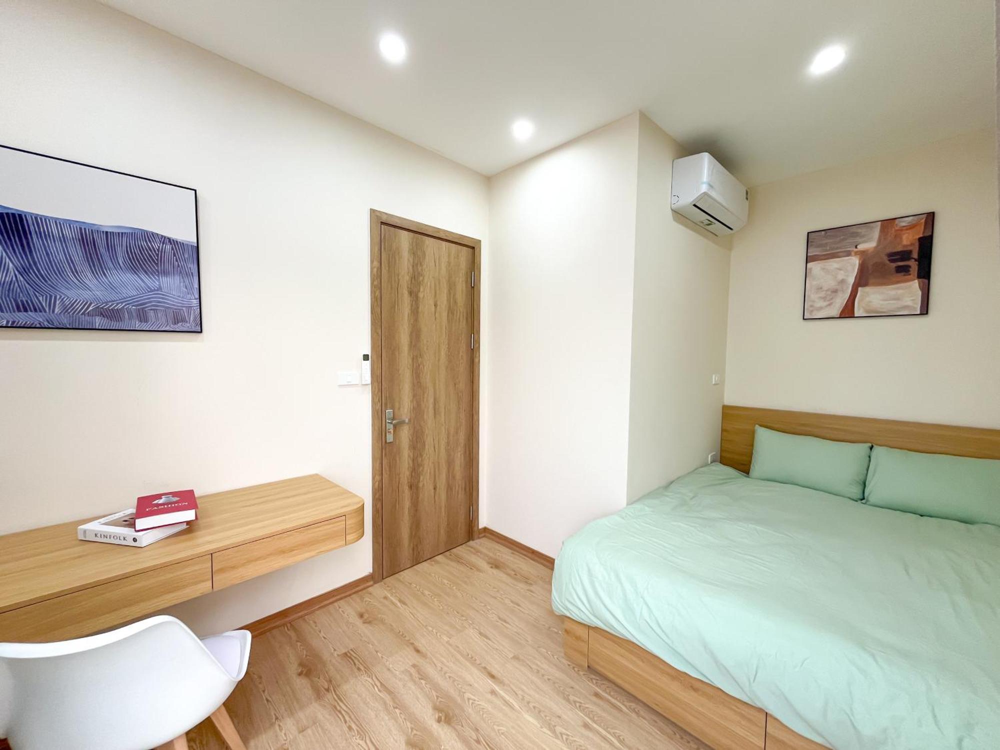 Amazing Housing Lac Long Quan Hanoi Exterior photo