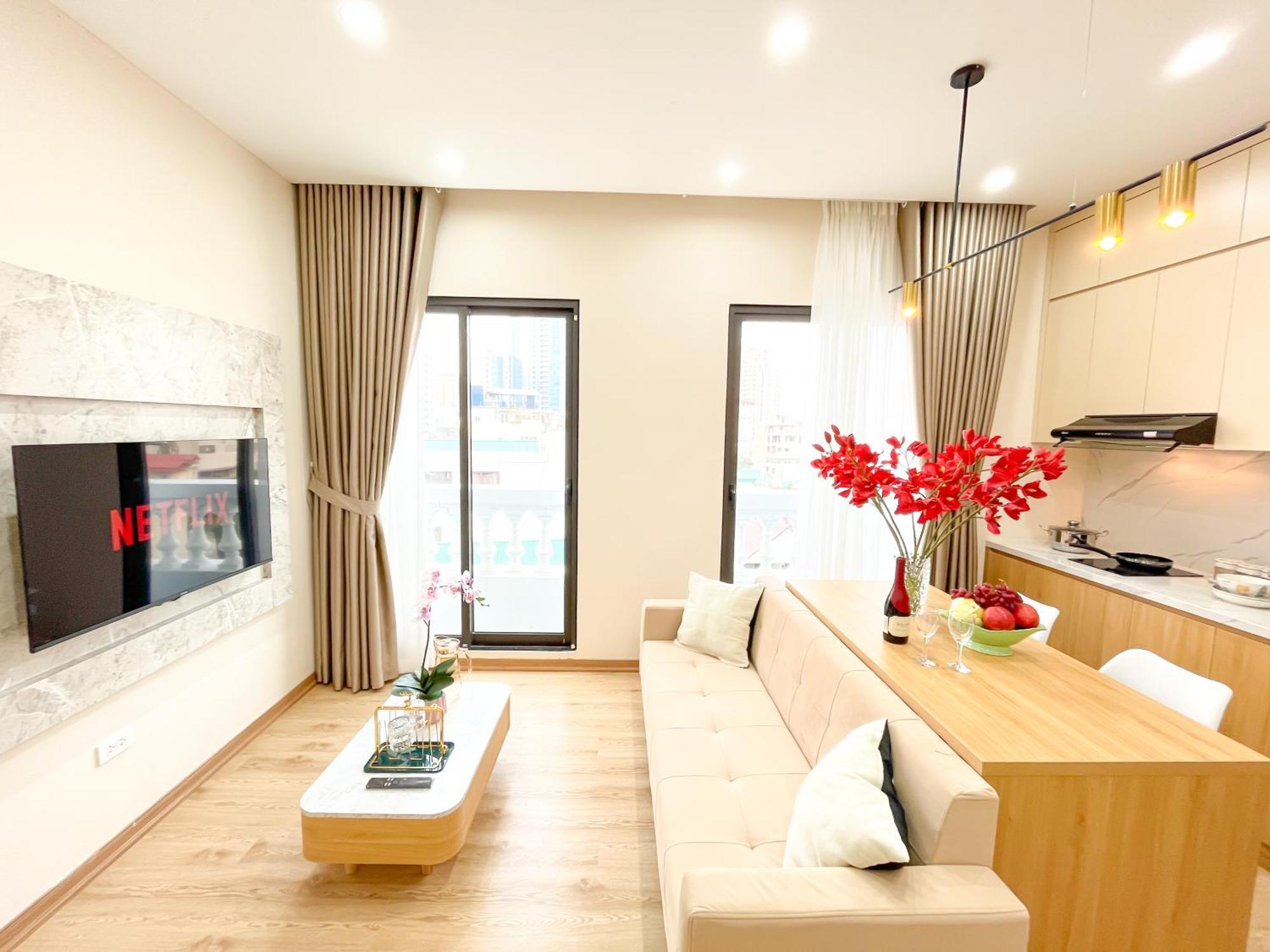 Amazing Housing Lac Long Quan Hanoi Exterior photo