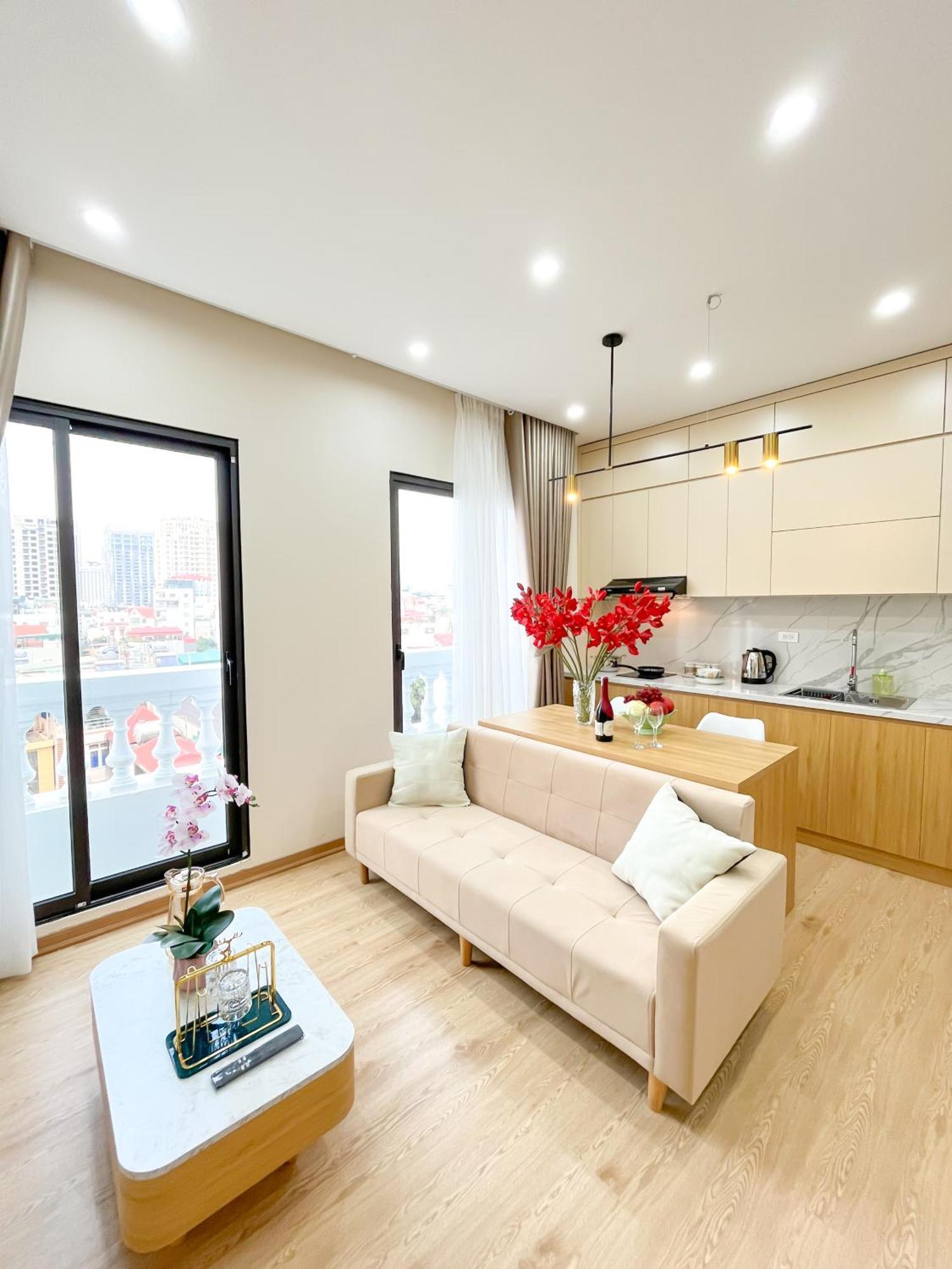Amazing Housing Lac Long Quan Hanoi Exterior photo