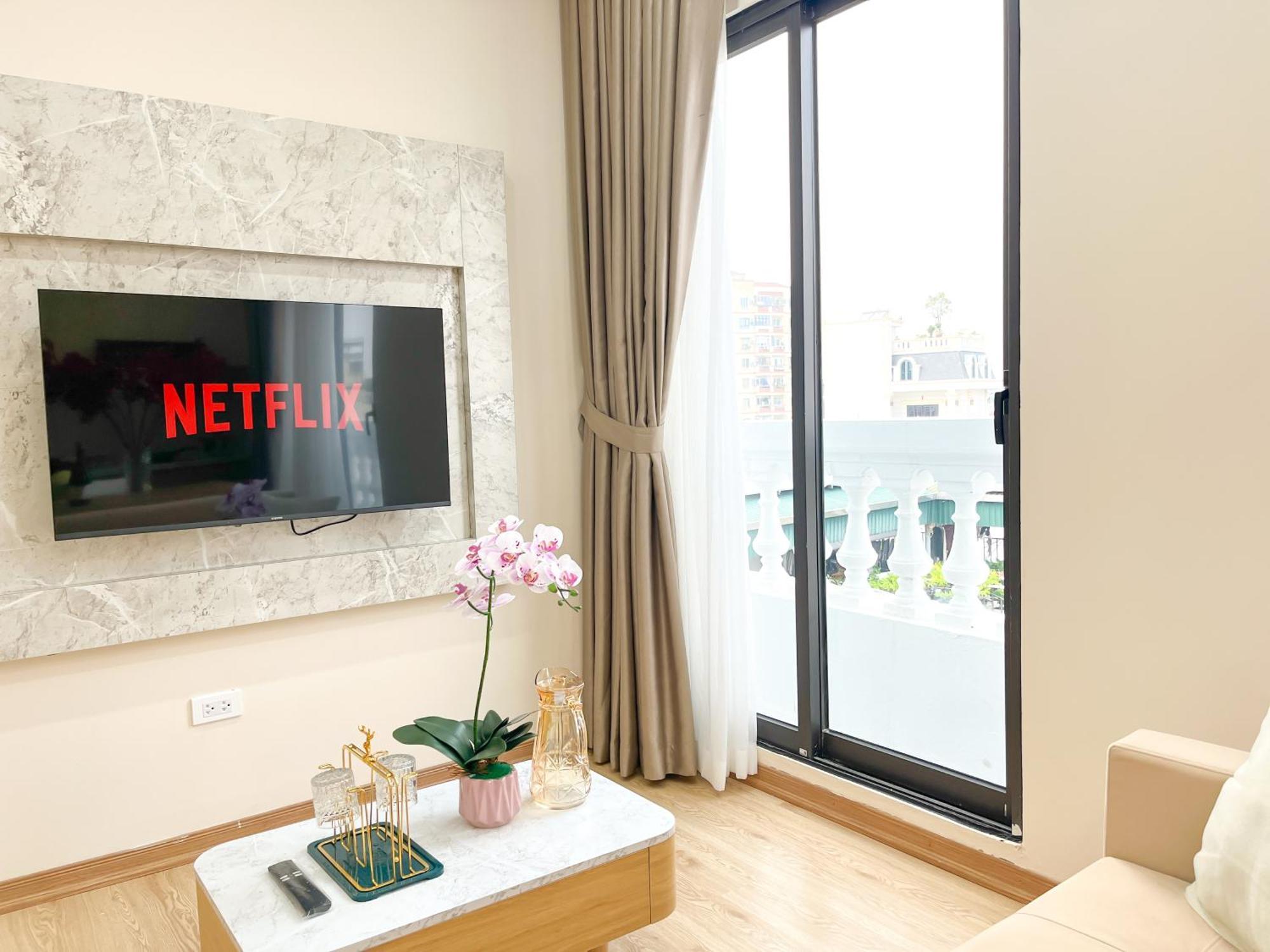 Amazing Housing Lac Long Quan Hanoi Exterior photo