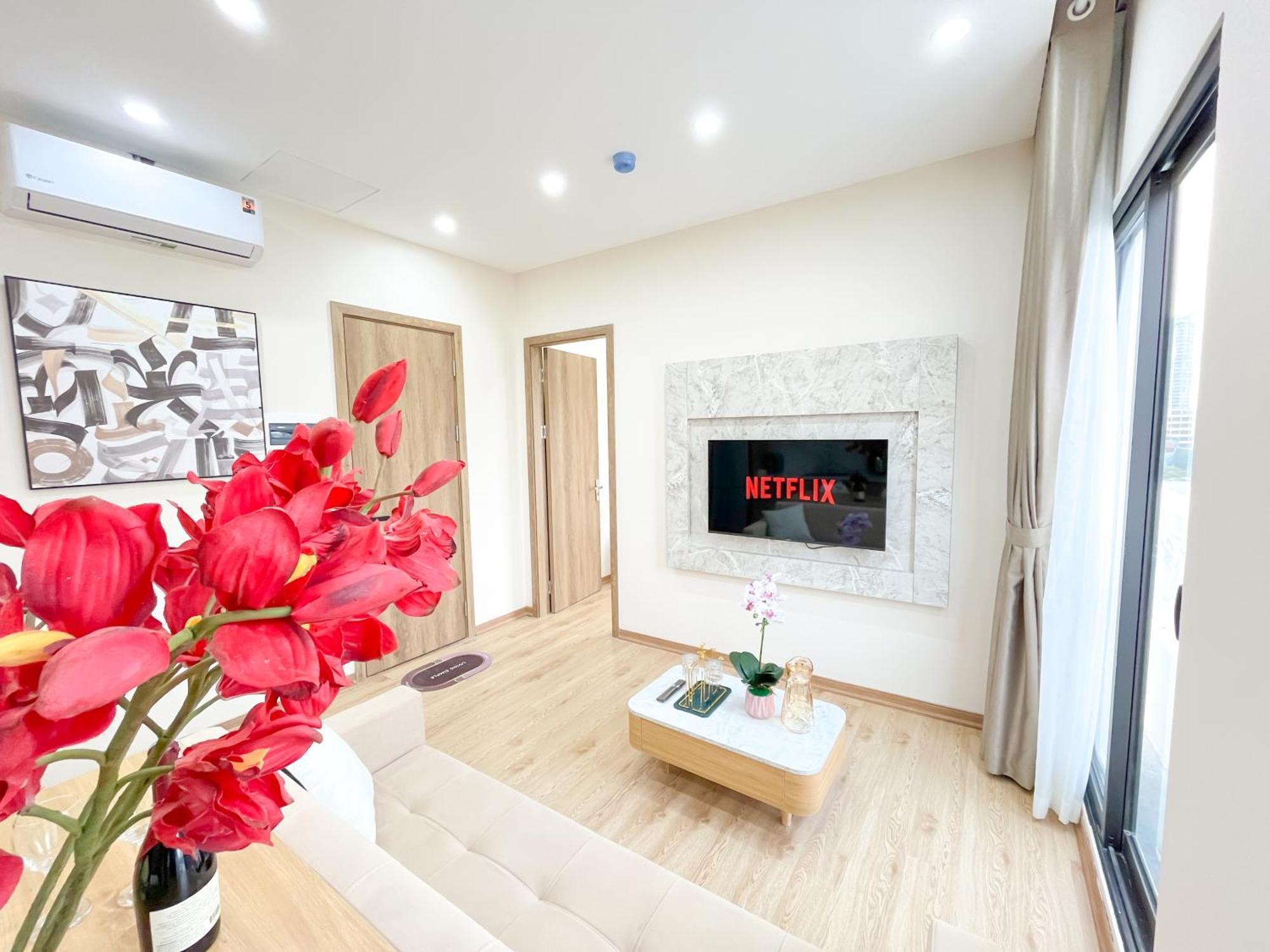 Amazing Housing Lac Long Quan Hanoi Exterior photo