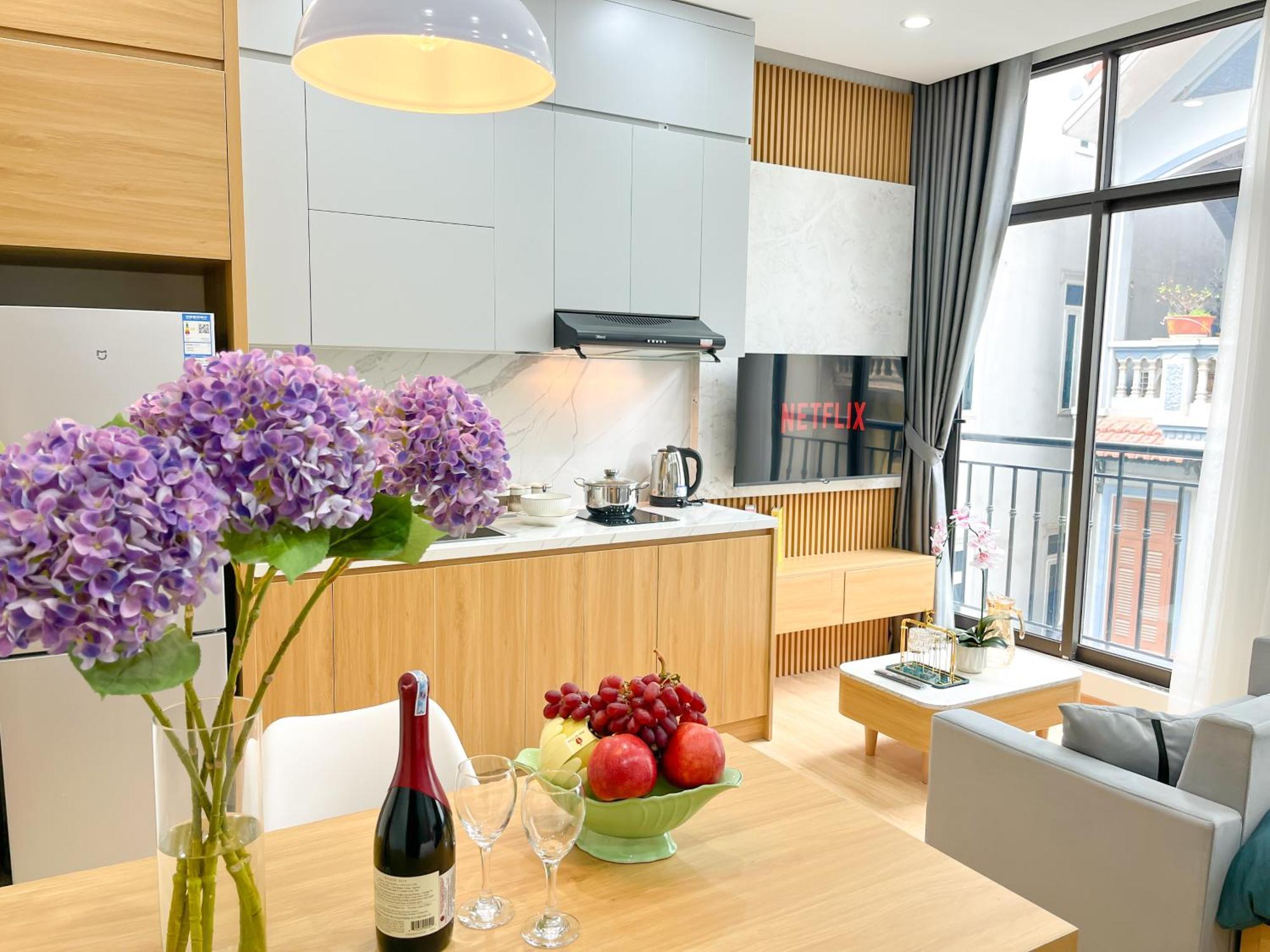 Amazing Housing Lac Long Quan Hanoi Exterior photo