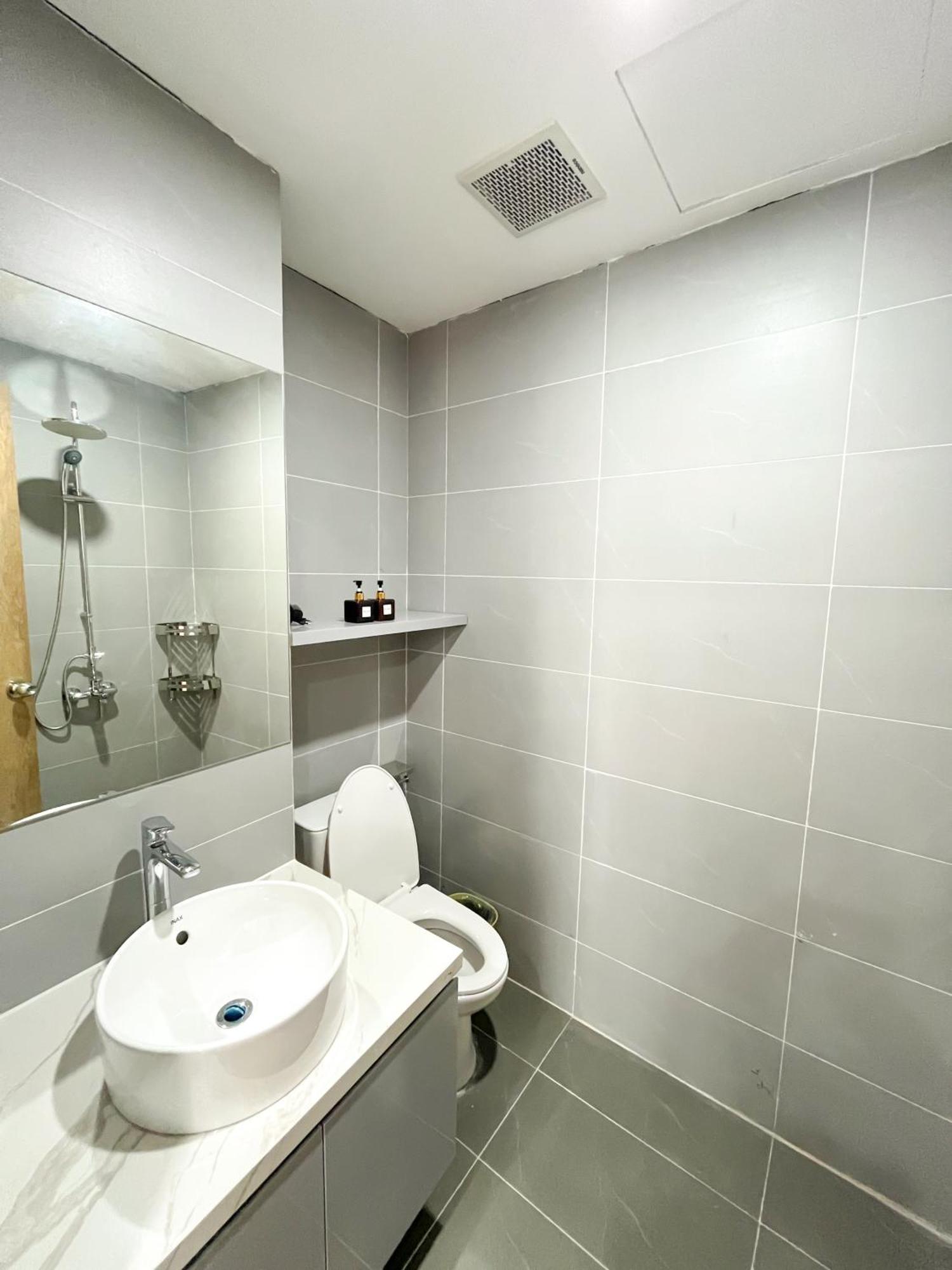 Amazing Housing Lac Long Quan Hanoi Exterior photo