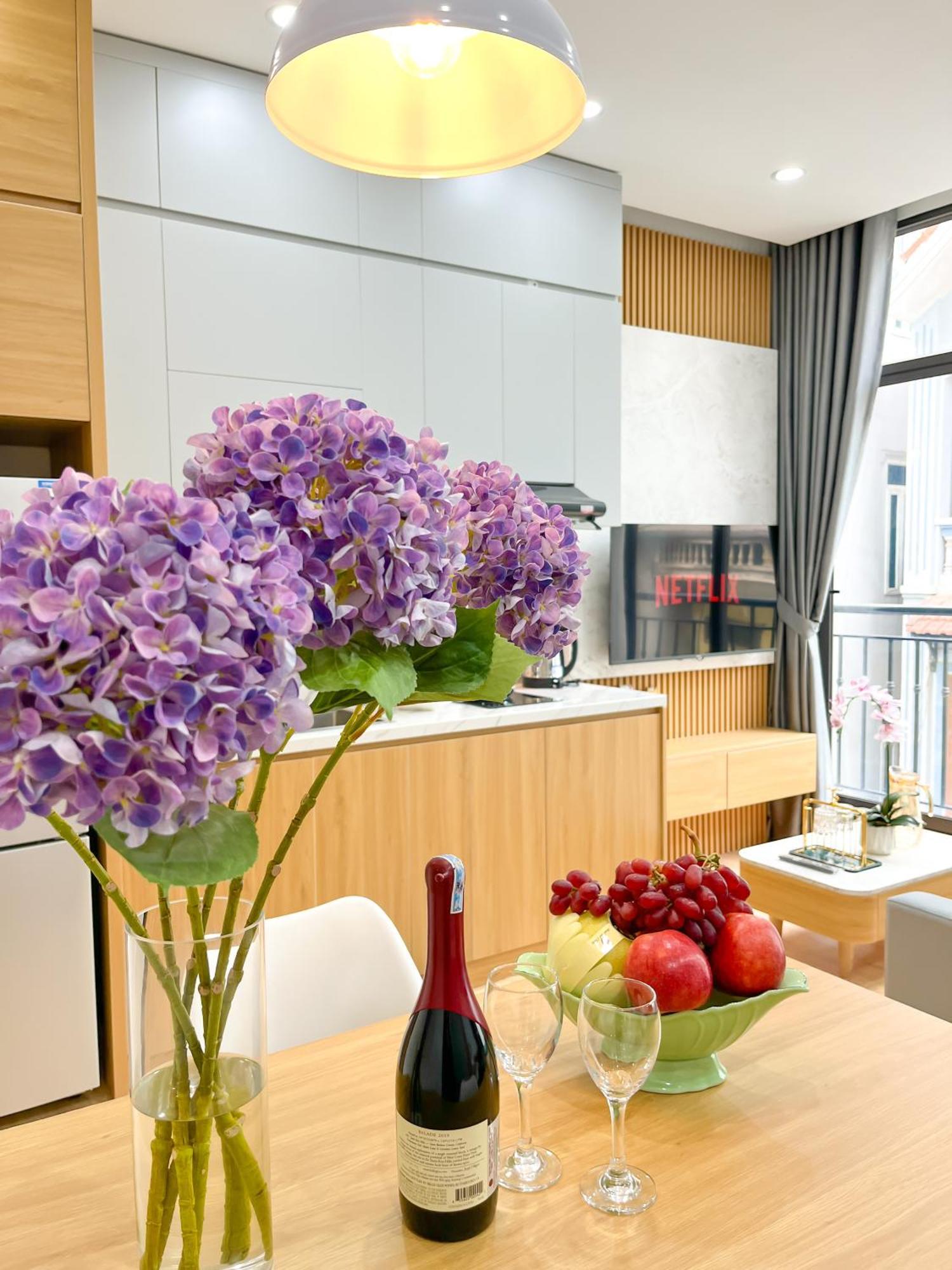 Amazing Housing Lac Long Quan Hanoi Exterior photo