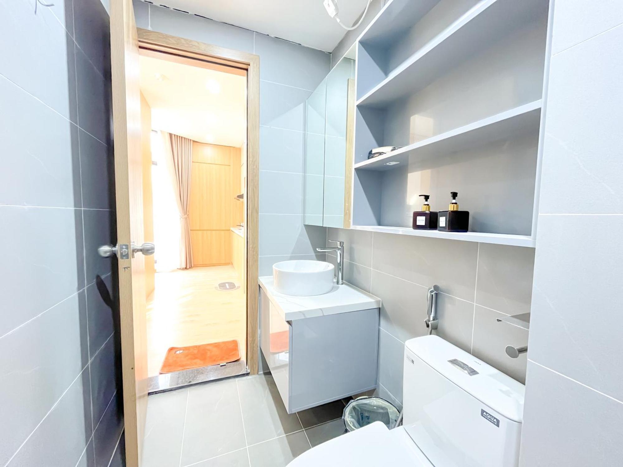 Amazing Housing Lac Long Quan Hanoi Exterior photo